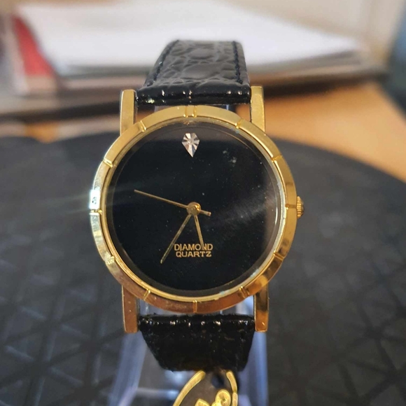 Accessories - 🦋10/$20🦋 Goldtone/Black Diamond Leather Women's Watch